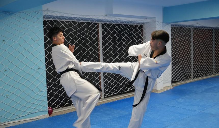 Kazada kollarını kaybetti, taekwondoyla hayata yeniden bağlandı