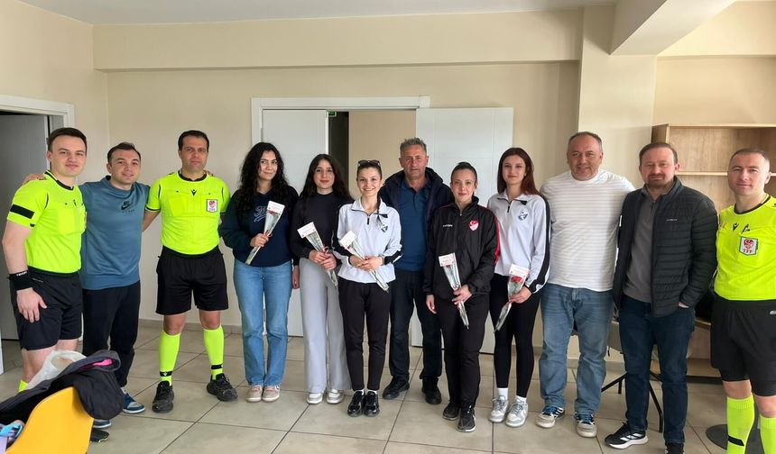 Karaçayır’da Kadın Hakemlere 8 Mart Sürprizi