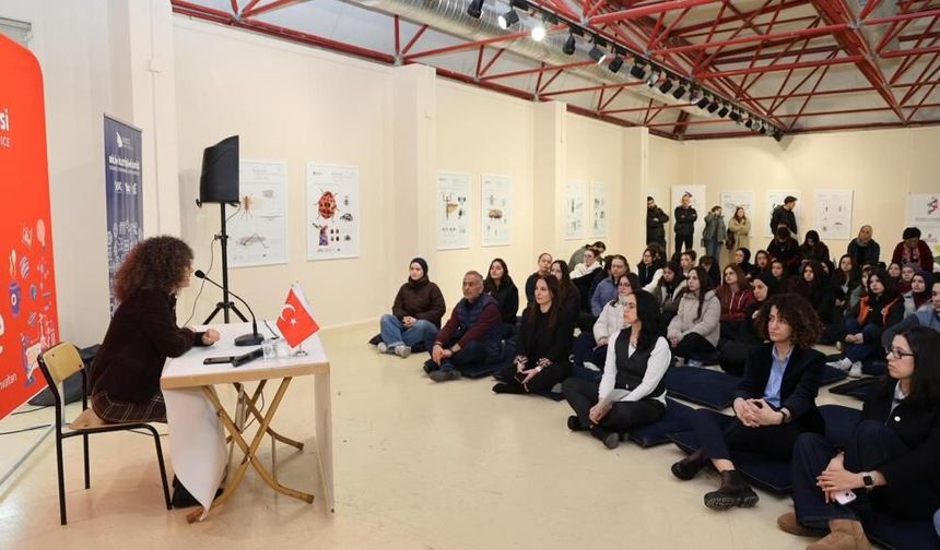 Böceklerin dünyası bilim ve sanatla anlatıldı