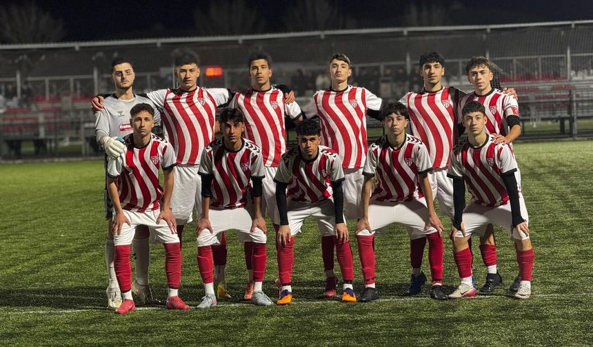 U18 Play-Off’ta Kritik Maç: 14 Futbol Kulübü Liderliğini Sağlamlaştırdı