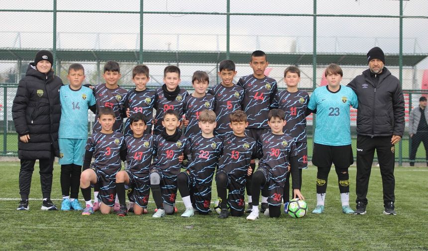 Soysalspor U11 Sahada Fırtına Gibi Esti