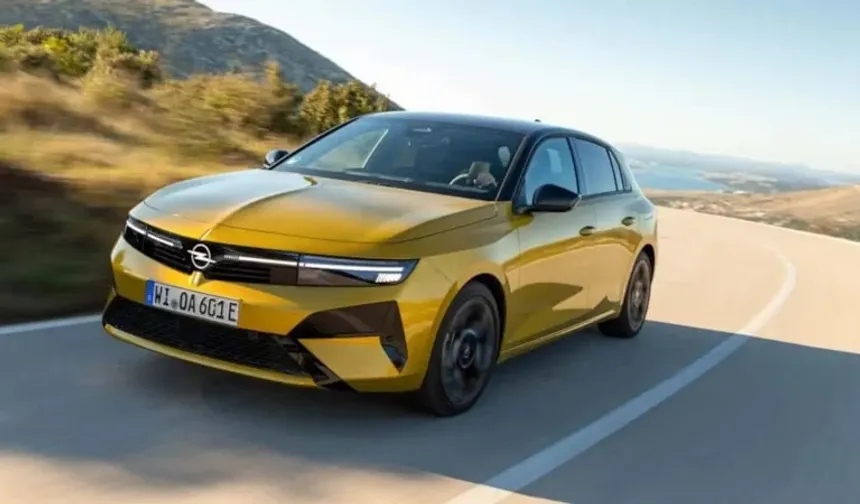 Yenilenen Opel Astra Türkiye'de satışa çıktı: İşte fiyatı