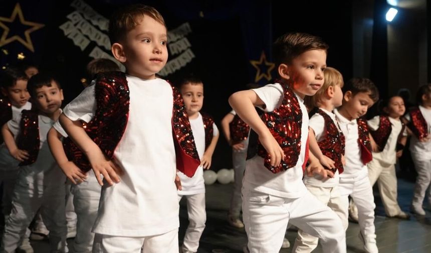 Minikler yetenekleri ile parmak ısırttı