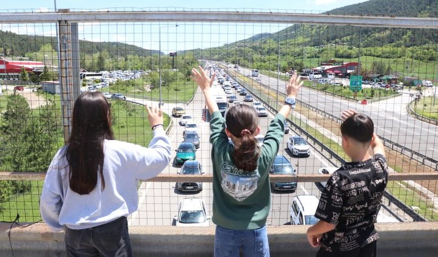 Bolu'da çocukların bayram eğlencesi