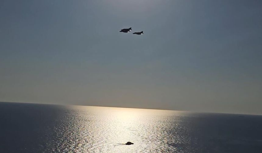 Zonguldak'ın kurtuluş coşkusu gökyüzüne taşındı: Savaş uçaklarından nefes kesen gösteri