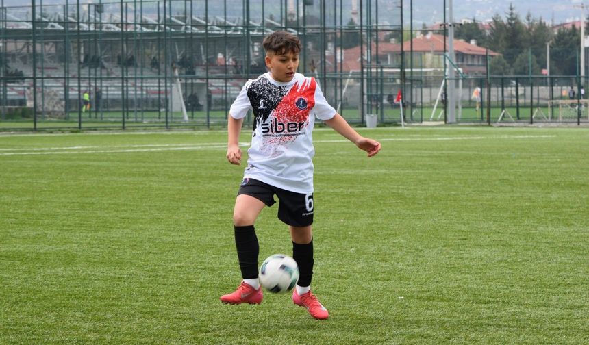 Hem Stoper Hem 6 Numara: Ayaz Ege Şener Geleceğe Hazırlanıyor