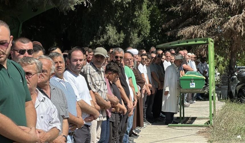Sığ suya atlayarak hayatını kaybeden 3 çocuk babası son yolculuğuna uğurlandı