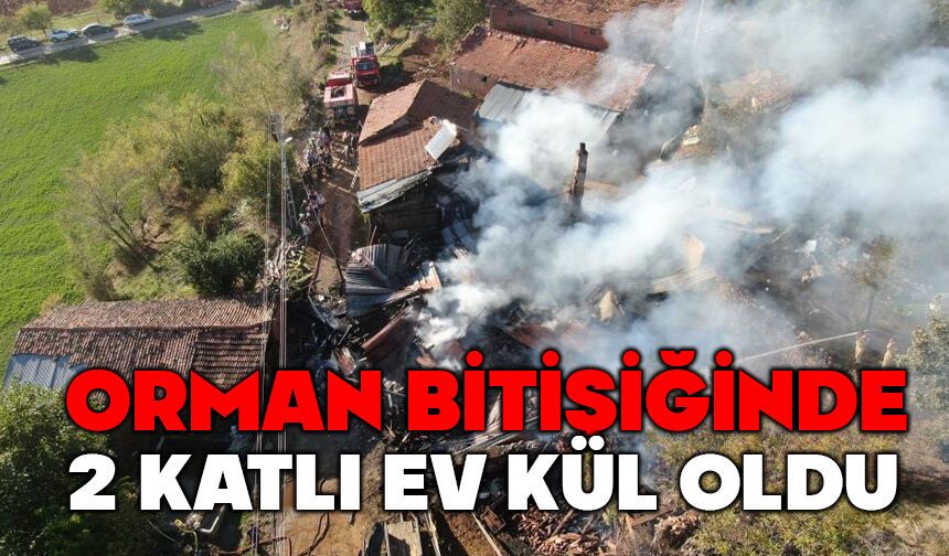 Yangında 2 katlı ev kül oldu